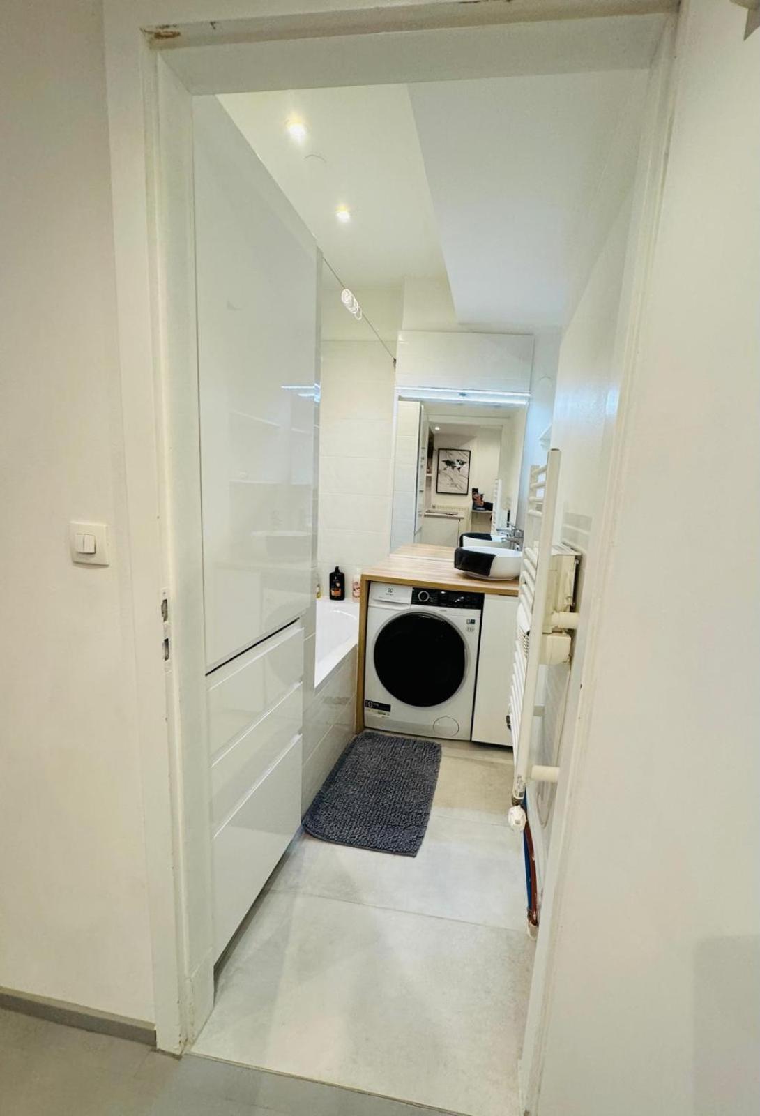 Appartement F3 Au Centre De *